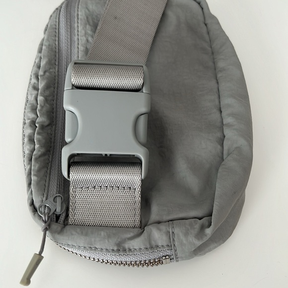 Lululemon bag - Picture 4 of 6